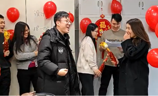 一群人正在聊天

AI 生成的內容可能不正確。